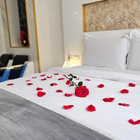 Colt De Rai Resita Bed and Breakfast Buitenkant foto