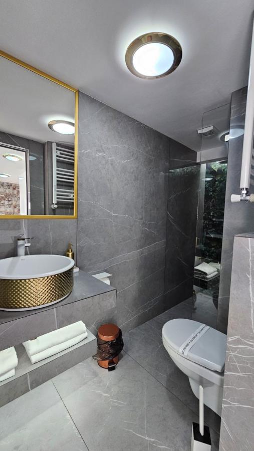 Colt De Rai Resita Bed and Breakfast Buitenkant foto