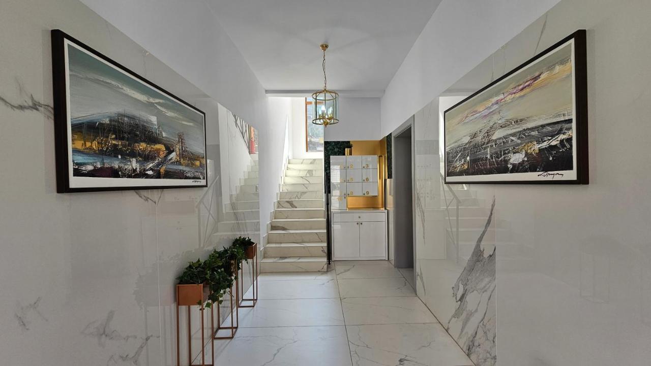 Colt De Rai Resita Bed and Breakfast Buitenkant foto
